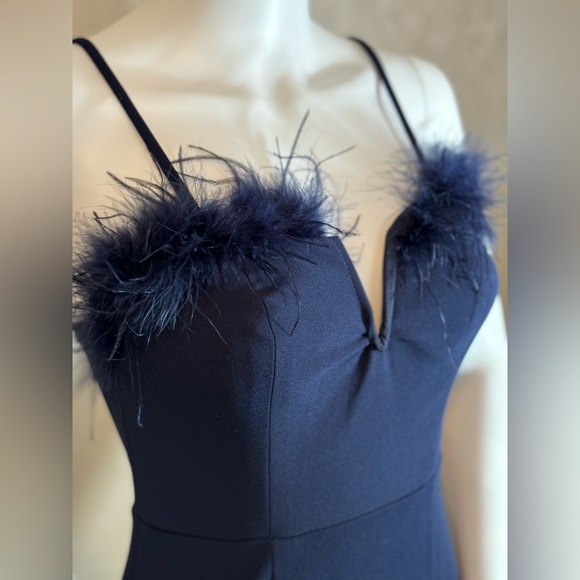 🥳♥️ Xtraordinary Juniors’ Feather Trim V-Neck Slim Dress - Picture 6 of 9